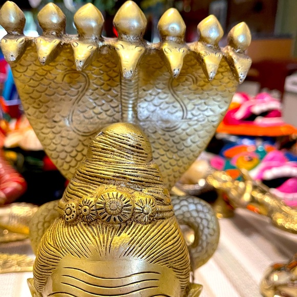 Beautiful brass Lord shiva head statue with snack - Picture 3 of 9